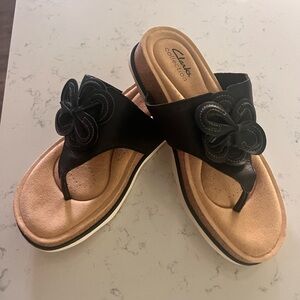 Clarks Black and Tan Women's Sandals
